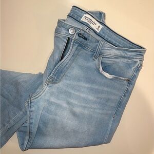 Abercrombie & Fitch Light Wash Cropped Jeans
